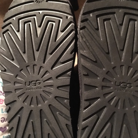 UGGS Authentic 💯 - Picture 3 of 6